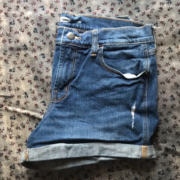 Old Navy Boyfriend Jean Shorts Size 6 Midis - Picture 3 of 5